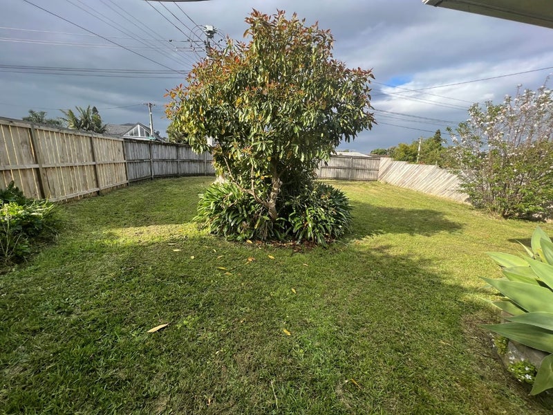 57 Yeovil Road, Te Atatu Peninsula, Auckland - Carousel 2