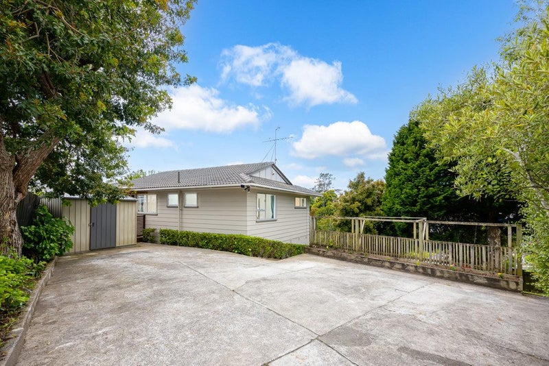 98 Gallony Avenue, Massey, Auckland - Carousel 1