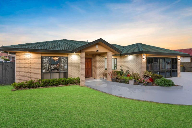 54 Bellville Drive, Clendon Park, Auckland - Carousel 2