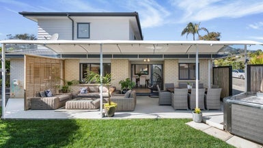 1/18 Esther Place, Red Beach, Whangaparāoa - Carousel 1