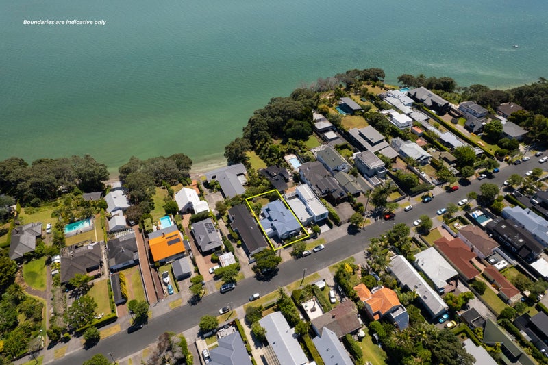 22 Harbour View Road, Point Chevalier, Auckland - Carousel 1