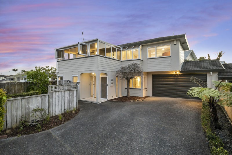 2/24 Cherub Place, West Harbour, Auckland - Carousel 1