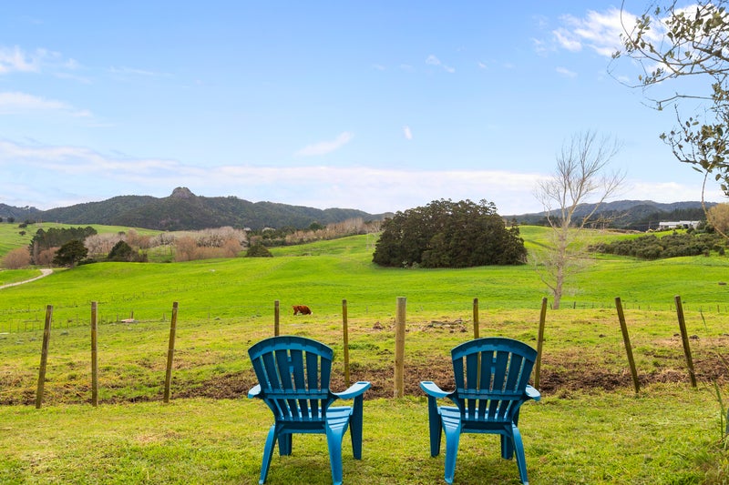 429 Gibbons Road, Kaiwaka - Carousel 21