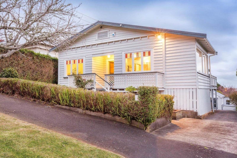 9A Rewa Road, Three Kings, Auckland - Carousel 2