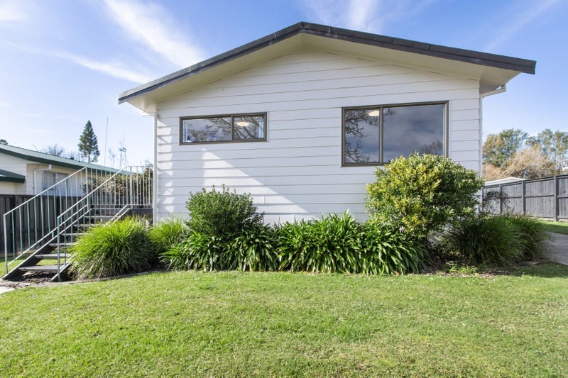 45 Exeter Street, Glenview, Hamilton - Carousel 2