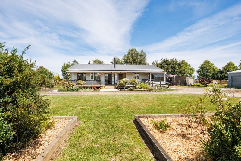 176 Colemans Road, Marton - Carousel 1