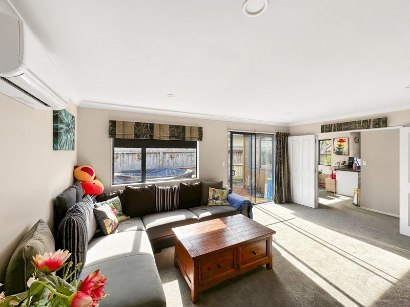 25 Sun Valley Grove, Wainuiomata, Lower Hutt - Carousel 1