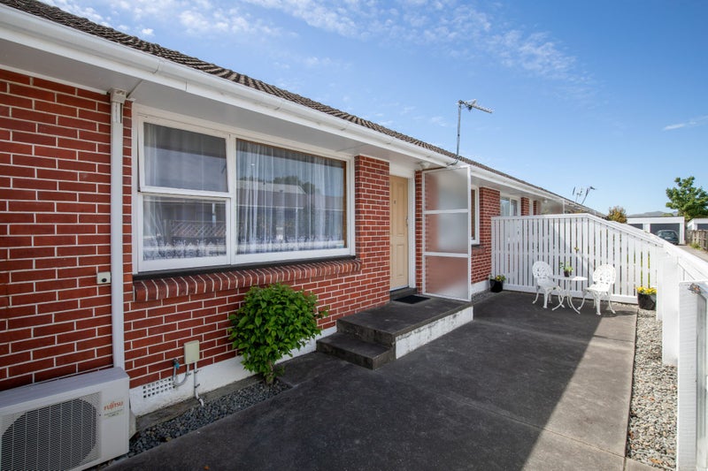 2/28 Aikmans Road, Merivale, Christchurch - Carousel 2