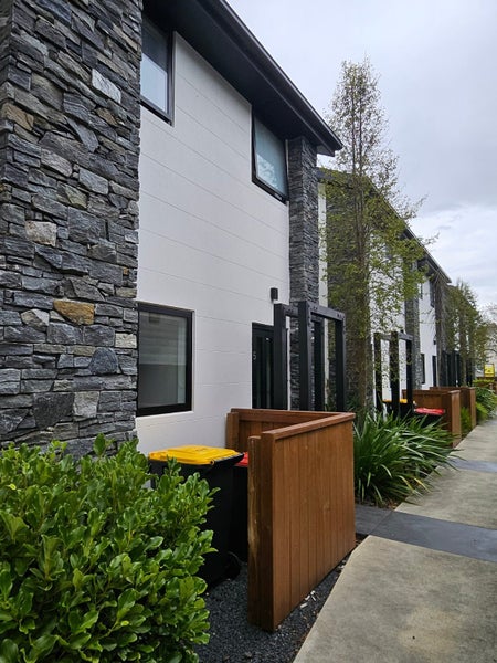 5/41 Gracefield Avenue, Christchurch Central, Christchurch - Carousel 2