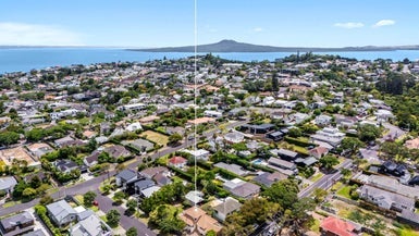 70 Kesteven Avenue, Glendowie, Auckland - Carousel 1