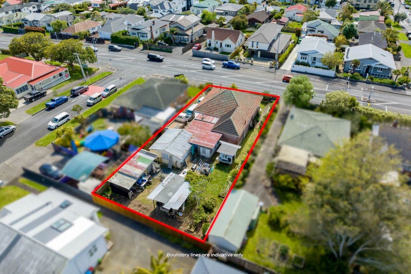 82 Point Chevalier Road, Point Chevalier, Auckland - Carousel 2