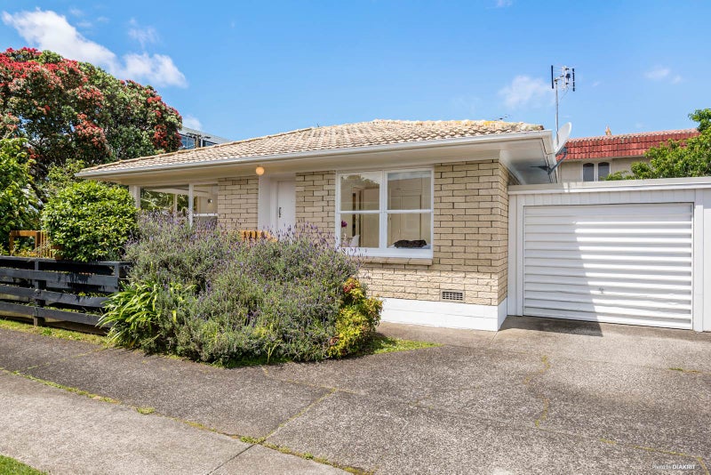 1/24 Bute Road, Browns Bay, Auckland - Carousel 2
