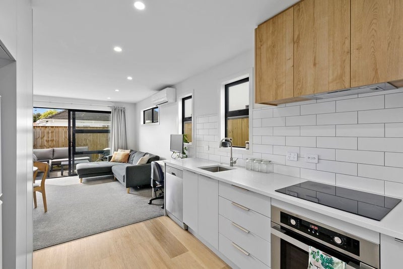 8/489 Riverside Drive, Fairfield, Lower Hutt - Carousel 1