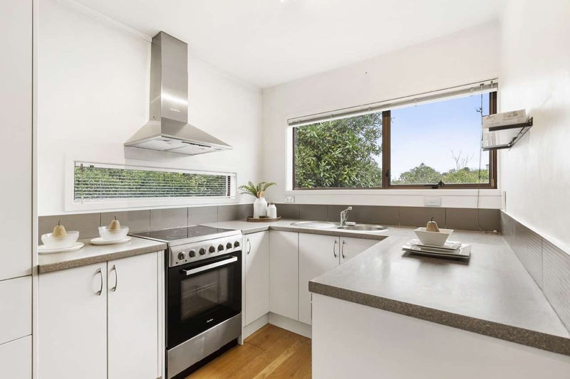 11A Richard Farrell Avenue, Remuera, Auckland - Carousel 2