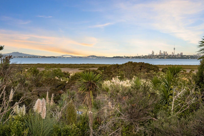 16B St Jerome Avenue, Te Atatu Peninsula, Auckland - Carousel 2