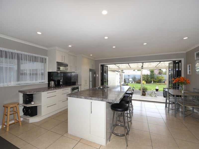 11 Lodge Road, Maraenui, Napier - Carousel 1