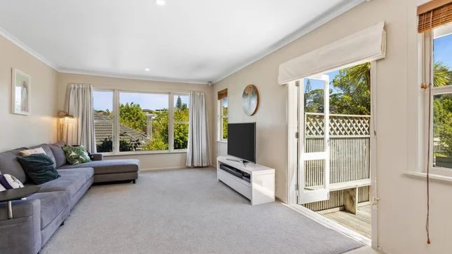 1/27 Richards Avenue, Forrest Hill, Auckland - Carousel 2