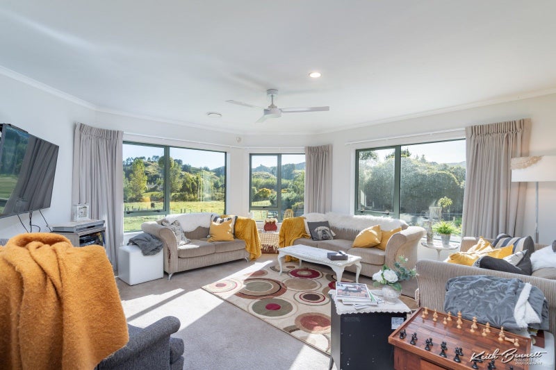 123J Johnsons Road, Whitemans Valley, Upper Hutt - Carousel 2