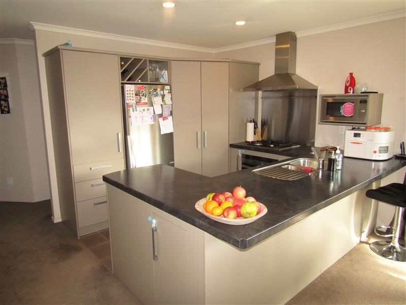 24 Percy Kinsman Crescent, Riverstone Terraces, Upper Hutt - Carousel 2