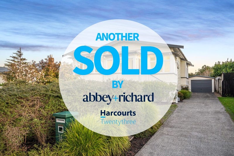 16 Taumata Road, Sandringham, Auckland - Carousel 1