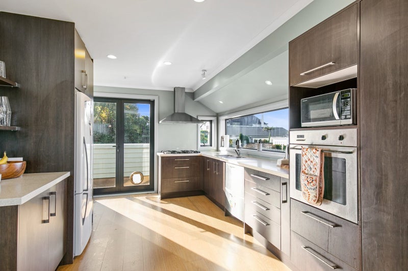 99 Cashmere Avenue, Khandallah, Wellington - Carousel 2