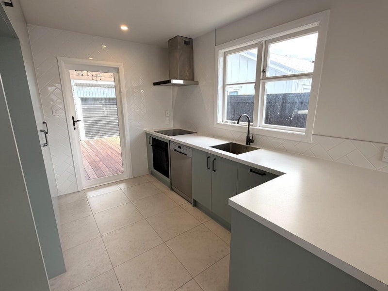 19 Bond Street, Hokowhitu, Palmerston North - Carousel 2
