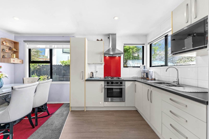 97 Everglade Drive, Totara Heights, Auckland - Carousel 2