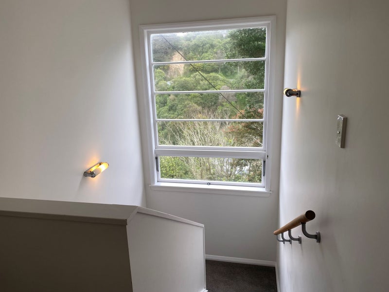 28 Curtis Street, Northland, Wellington - Carousel 2