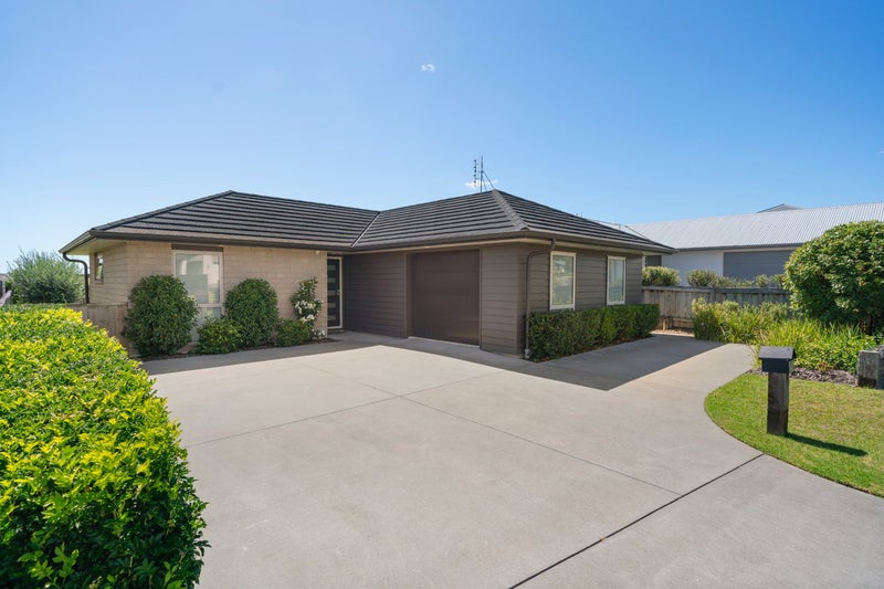 42 Benmore Crescent, Pyes Pa, Tauranga - Carousel 1