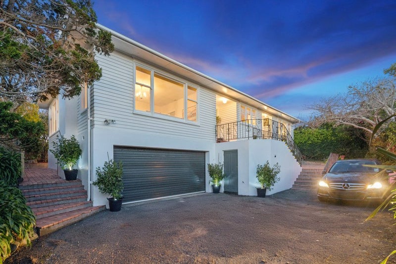 39A Braithwaite Street, Karori, Wellington - Carousel 1