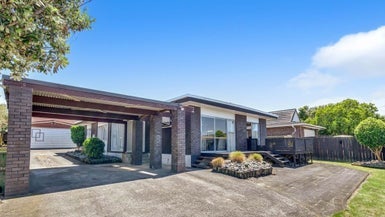 13 Liam Place, Half Moon Bay, Auckland - Carousel 1