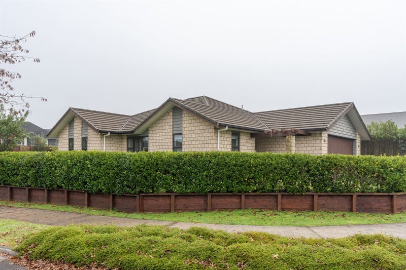 1 Keston Crescent, Flagstaff, Hamilton - Carousel 2