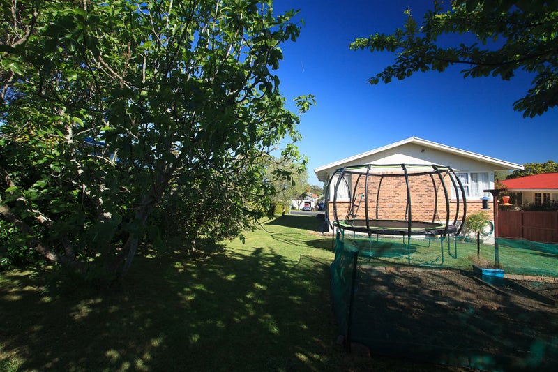 28 Coniston Avenue, Te Atatu South, Auckland - Carousel 2