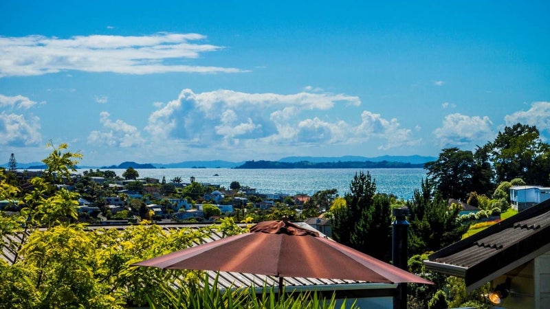 10 Bellbird Rise, Murrays Bay, Auckland - Carousel 1