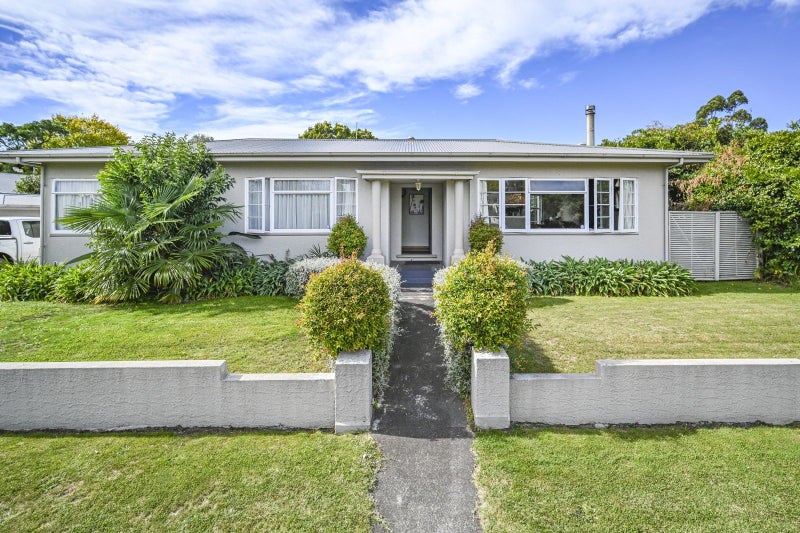 98 Duchess Crescent, Mayfair, Hastings - Carousel 1