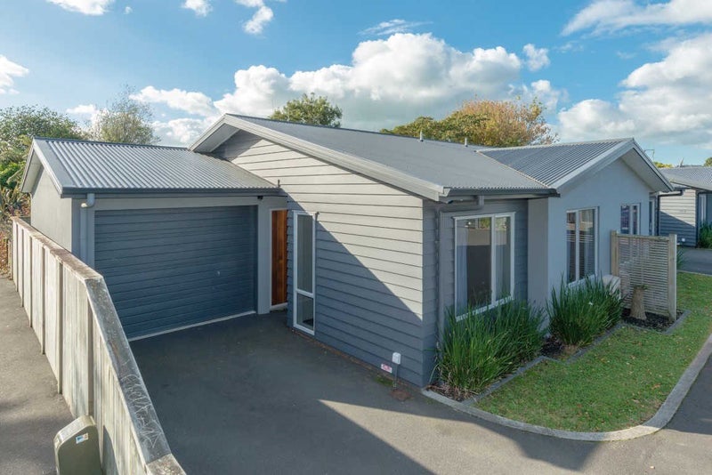 24A Cameron Road, Hamilton East, Hamilton - Carousel 1