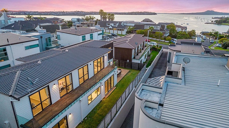 16A Takutai Avenue, Bucklands Beach, Auckland - Carousel 1