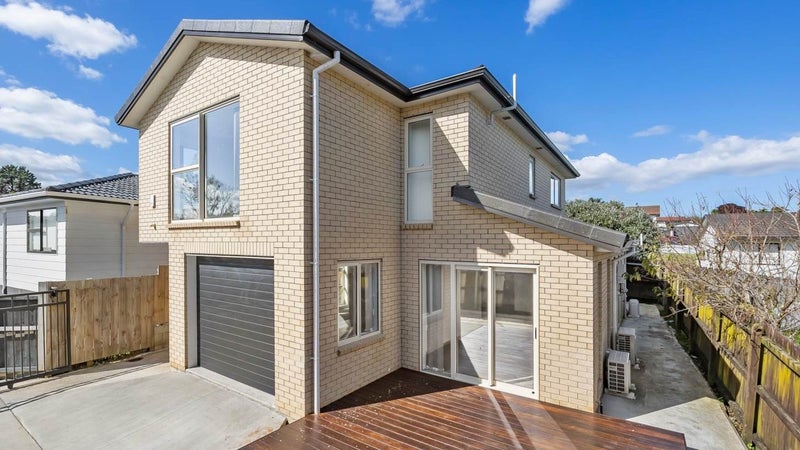 97A Everglade Drive, Totara Heights, Auckland - Carousel 1