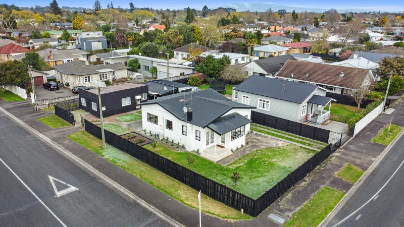 104 Naylor Street, Hamilton East, Hamilton - Carousel 24