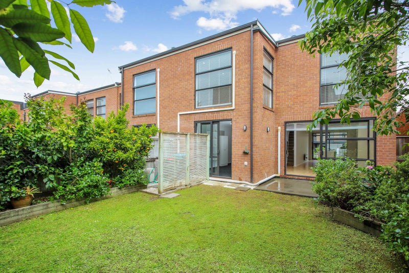 27 Scoria Crescent, Stonefields, Auckland - Carousel 2