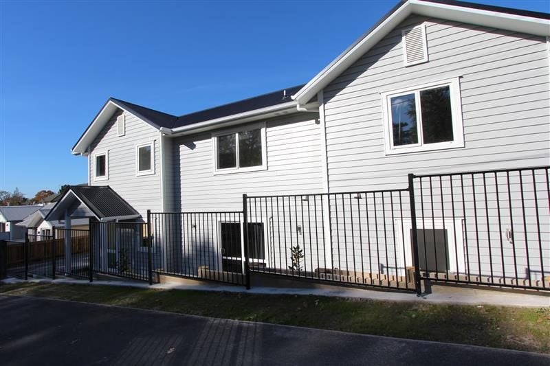 4/5 Edgecumbe Street, Whitiora, Hamilton - Carousel 2