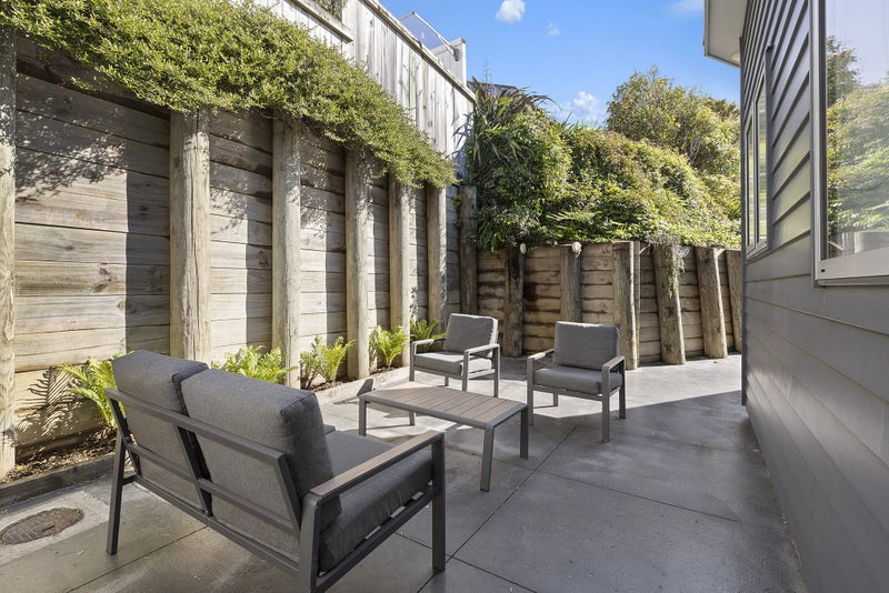 23 Mascot Street, Tawa, Wellington - Carousel 25