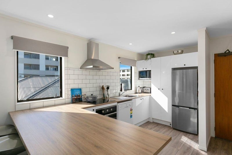 2/615 Evans Bay Parade, Kilbirnie, Wellington - Carousel 2