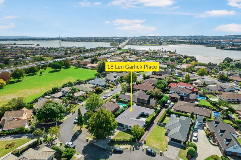 18 Len Garlick Place, Pahurehure, Papakura - Carousel 29