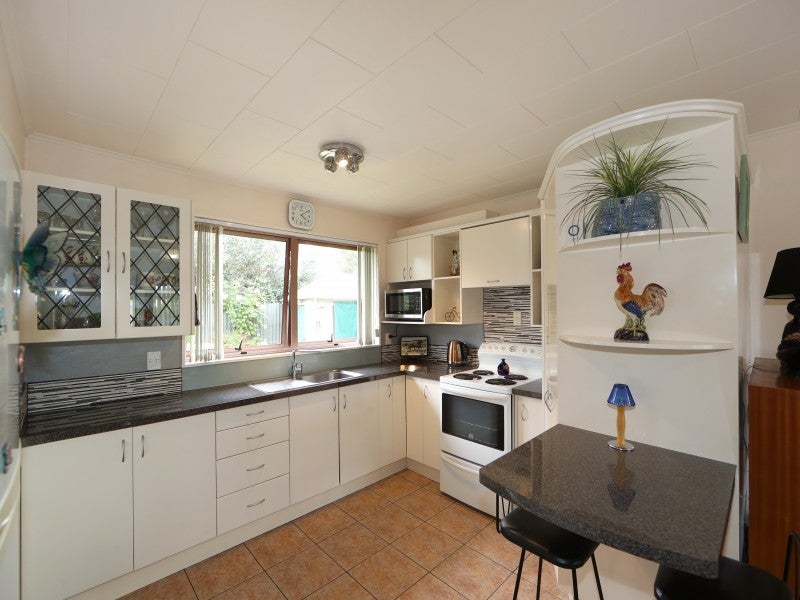 249 Warwick Road, Mayfair, Hastings - Carousel 1