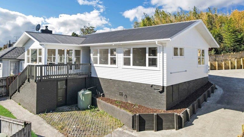 4 Millbrook Road, Henderson, Auckland - Carousel 1