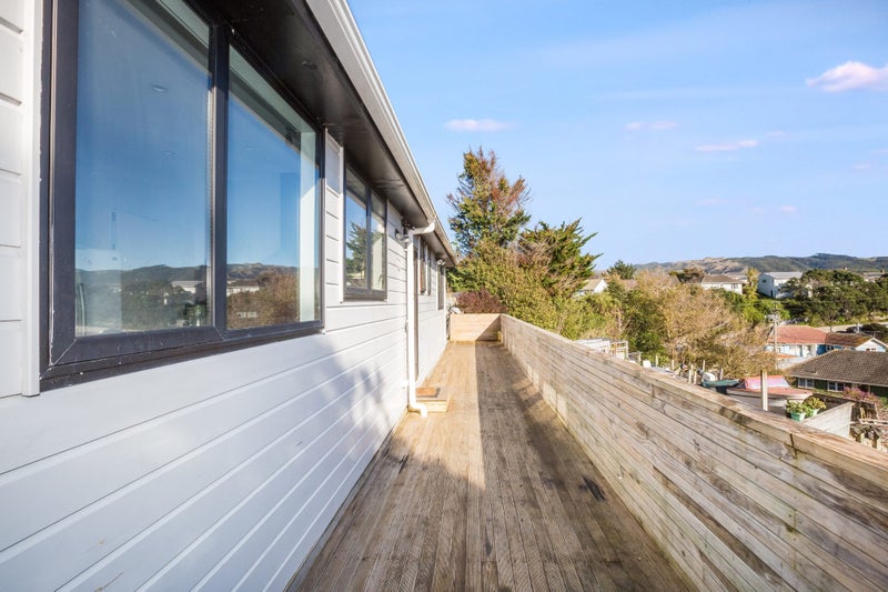 10 Hereford Street, Cannons Creek, Porirua - Carousel 1