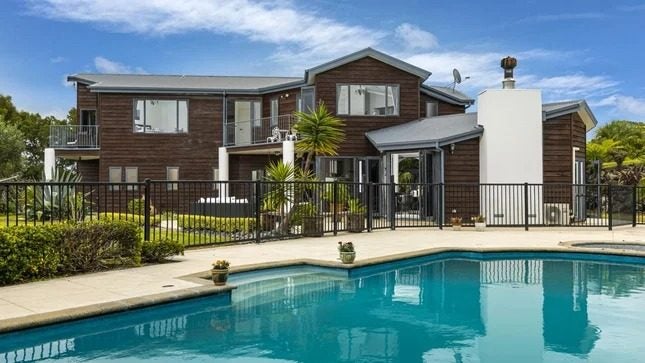 99 Potter Road, Albany - Carousel 1