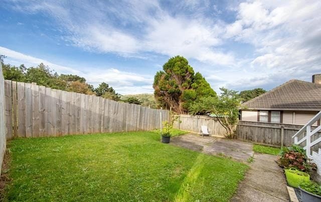 13 Dorset Grove, Cannons Creek, Porirua - Carousel 10
