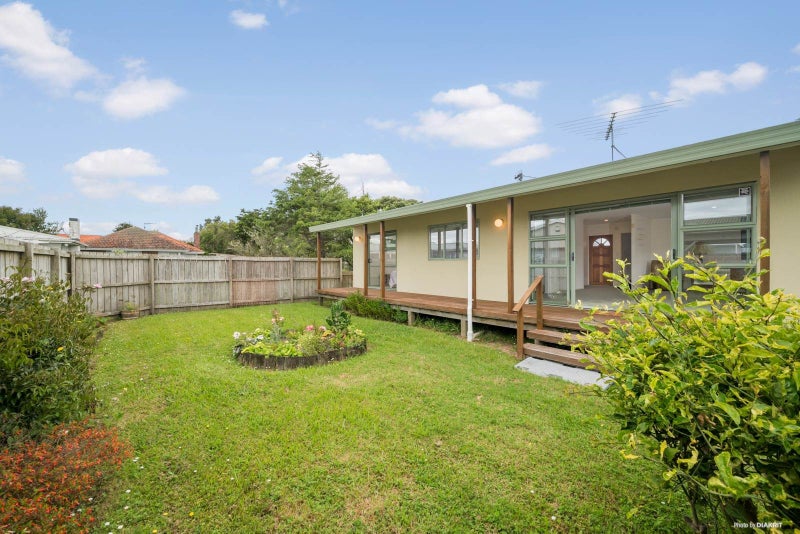 2/17 Springs Road, Parakai, Helensville - Carousel 1